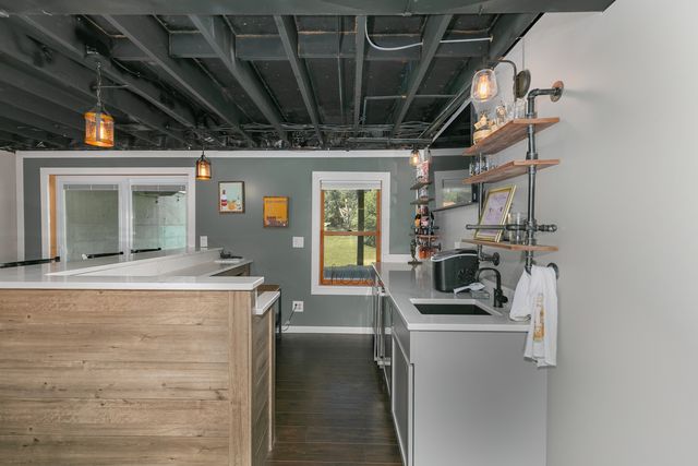 1608 W 4th Street, Coal Valley, IL 61240