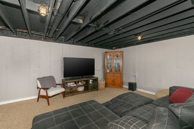 1608 W 4th Street, Coal Valley, IL 61240