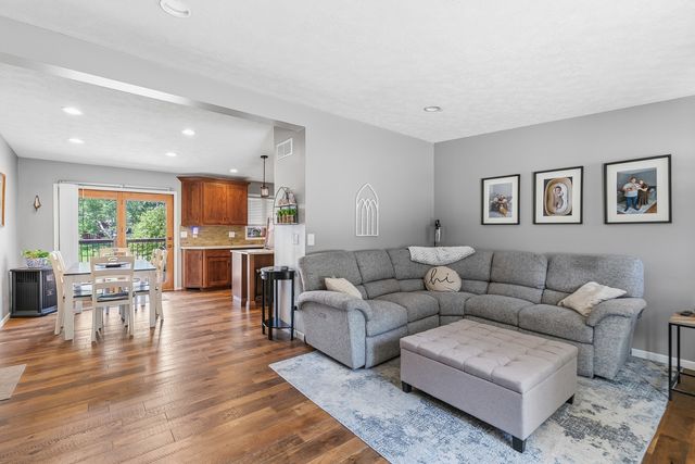 1608 W 4th Street, Coal Valley, IL 61240