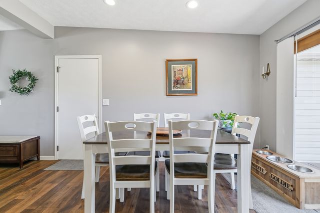 1608 W 4th Street, Coal Valley, IL 61240
