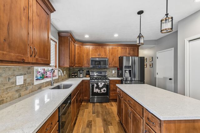 1608 W 4th Street, Coal Valley, IL 61240