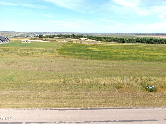 14008 Acadia Drive, Bismarck, ND 58503 property photo