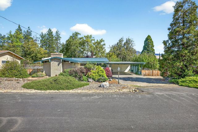 2321 Black Oak Way, Ashland, OR 97520