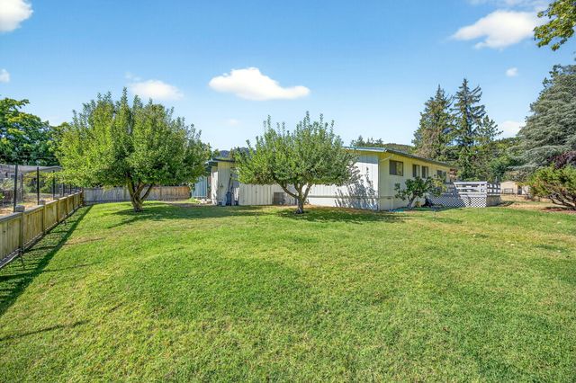 2321 Black Oak Way, Ashland, OR 97520