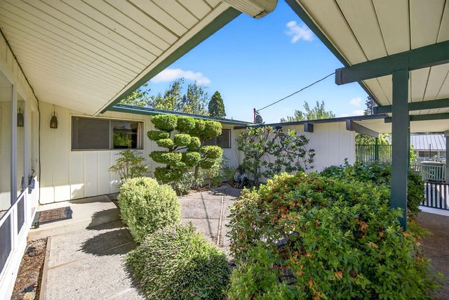 2321 Black Oak Way, Ashland, OR 97520