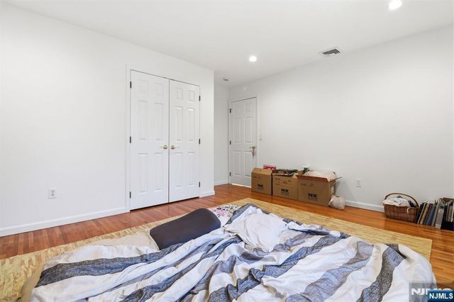 123 Hickory B, Tenafly, NJ 07670