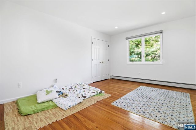 123 Hickory B, Tenafly, NJ 07670