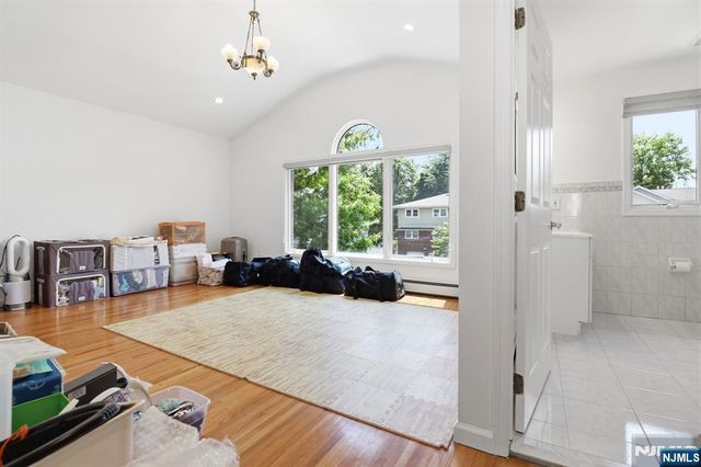 123 Hickory B, Tenafly, NJ 07670