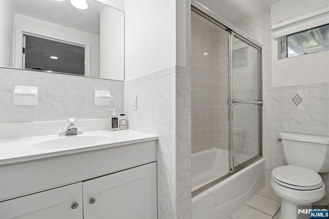 123 Hickory B, Tenafly, NJ 07670