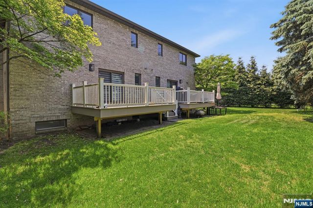 123 Hickory B, Tenafly, NJ 07670