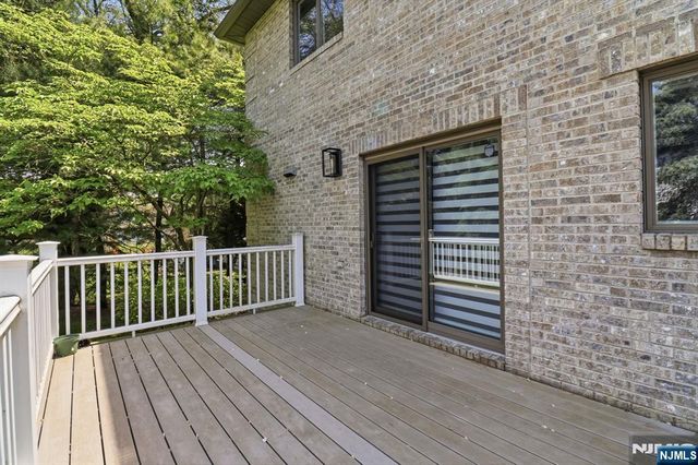 123 Hickory B, Tenafly, NJ 07670