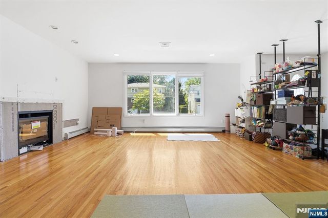 123 Hickory B, Tenafly, NJ 07670