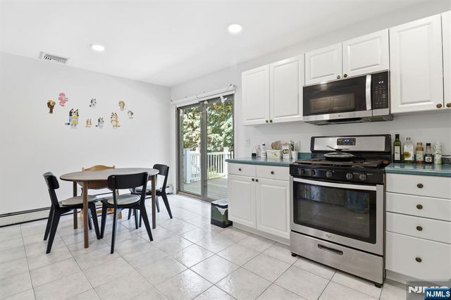 123 Hickory B, Tenafly, NJ 07670