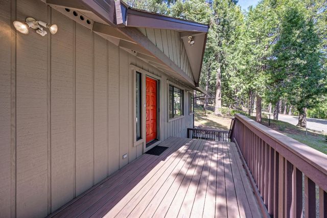 4120 Sugar Pine Dr, Pollock Pines, CA 95726