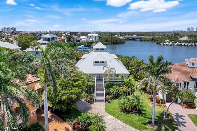 203 San Mateo DR, Bonita Springs, FL 34134
