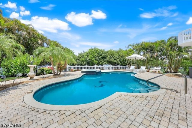 203 San Mateo DR, Bonita Springs, FL 34134