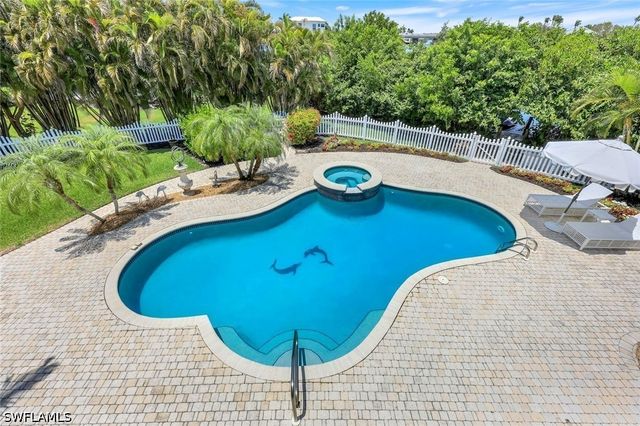 203 San Mateo DR, Bonita Springs, FL 34134