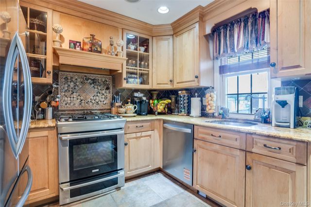 122 Hamilton Road Road, Hempstead, NY 11550