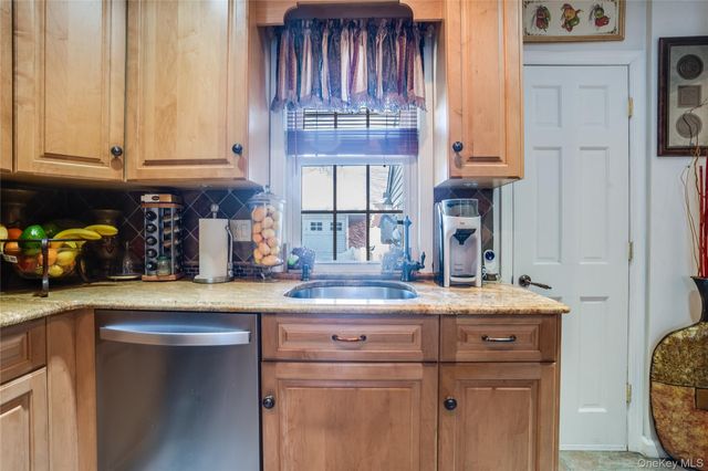 122 Hamilton Road Road, Hempstead, NY 11550