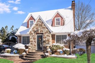 122 Hamilton Road Road, Hempstead, NY 11550