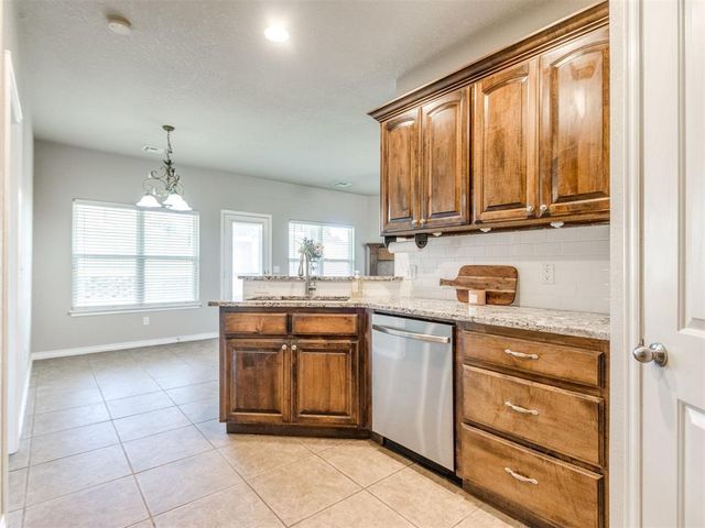416 Rolling Meadow Drive, Noble, OK 73068