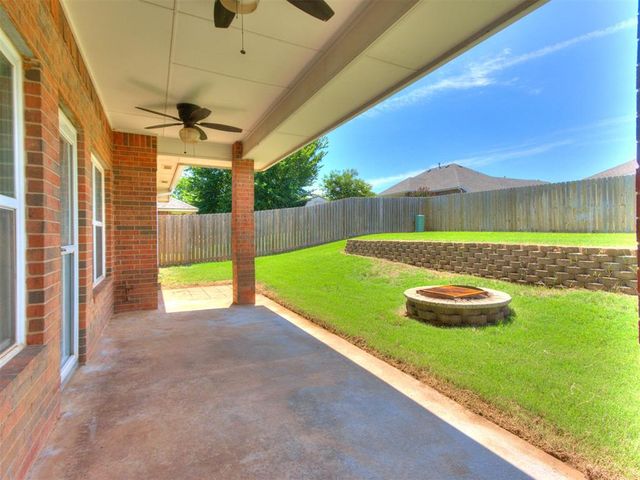 416 Rolling Meadow Drive, Noble, OK 73068