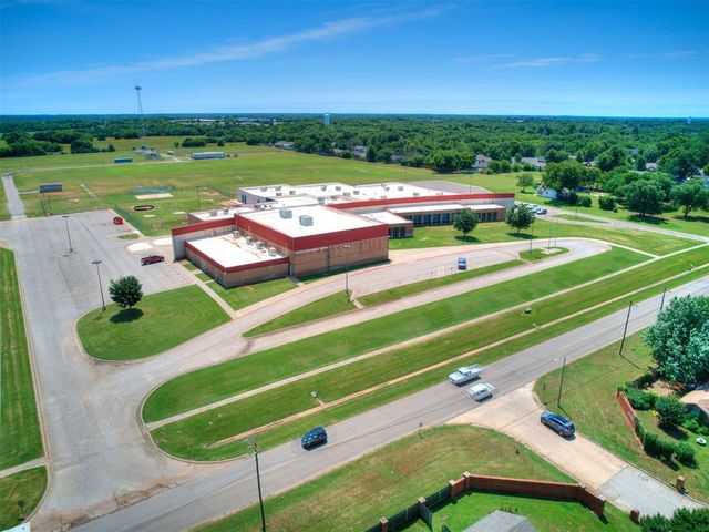 416 Rolling Meadow Drive, Noble, OK 73068