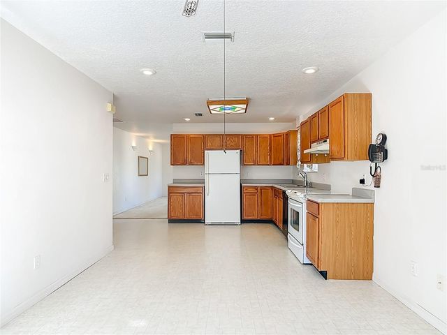 1606 CENTER DRIVE, Deland, FL 32720