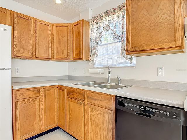 1606 CENTER DRIVE, Deland, FL 32720