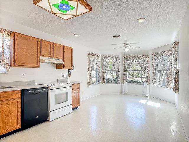 1606 CENTER DRIVE, Deland, FL 32720