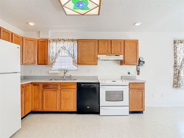 1606 CENTER DRIVE, Deland, FL 32720