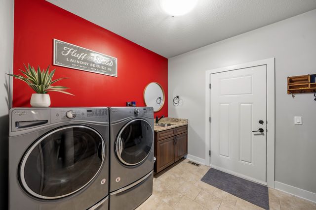 909 NW 3rd Court, Grimes, IA 50111