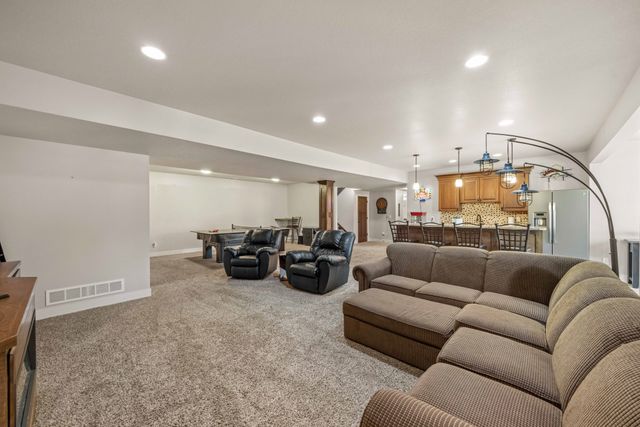 909 NW 3rd Court, Grimes, IA 50111