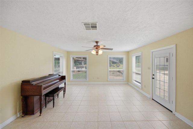 1017 Buescher Road, Columbus, TX 78934