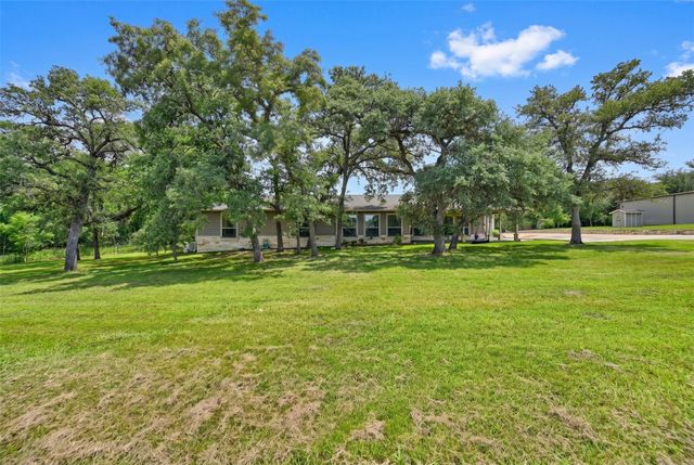 1017 Buescher Road, Columbus, TX 78934