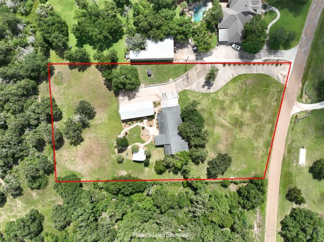 1017 Buescher Road, Columbus, TX 78934