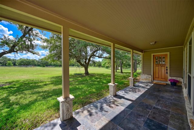 1017 Buescher Road, Columbus, TX 78934