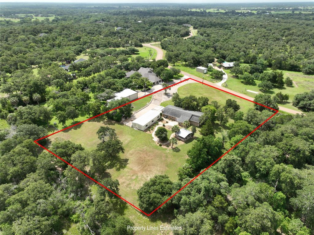 1017 Buescher Road, Columbus, TX 78934