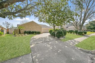 2807 Glenn Lakes Lane, Missouri City, TX 77459