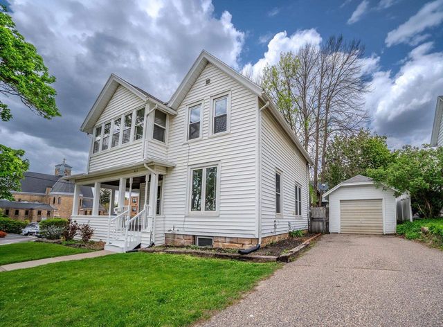 403 1st Street, Baraboo, WI 53913