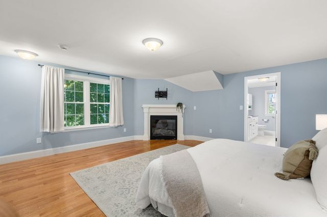 34 Park St 34, Arlington, MA 02474