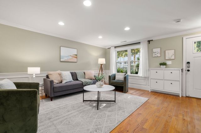 34 Park St 34, Arlington, MA 02474