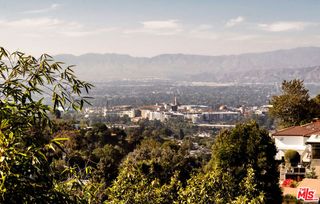 7265 Caverna Drive, Los Angeles, CA 90068