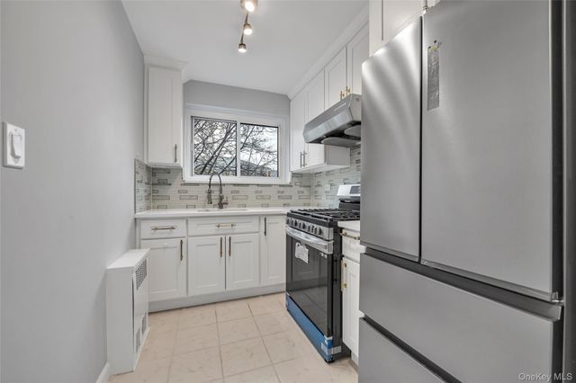 111-01 66th Road 3B, Forest Hills, NY 11375