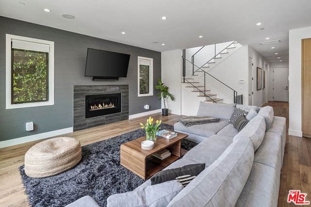 1037 Palms Boulevard, Venice, CA 90291