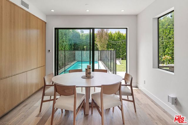 1037 Palms Boulevard, Venice, CA 90291