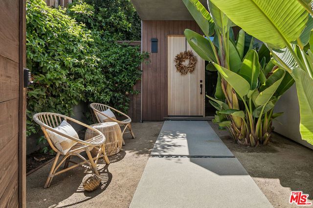 1037 Palms Boulevard, Venice, CA 90291