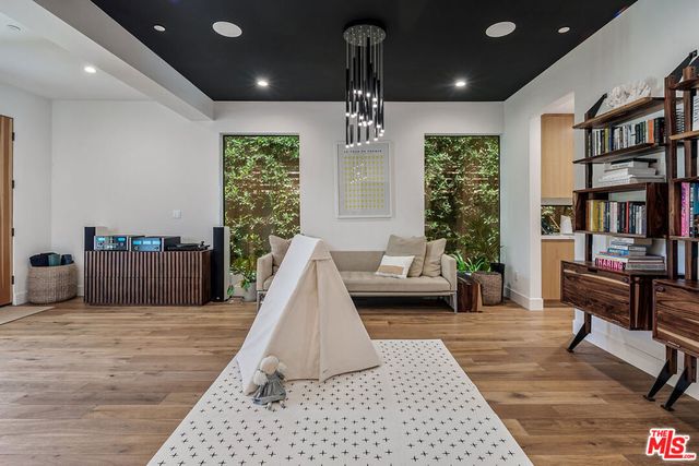 1037 Palms Boulevard, Venice, CA 90291