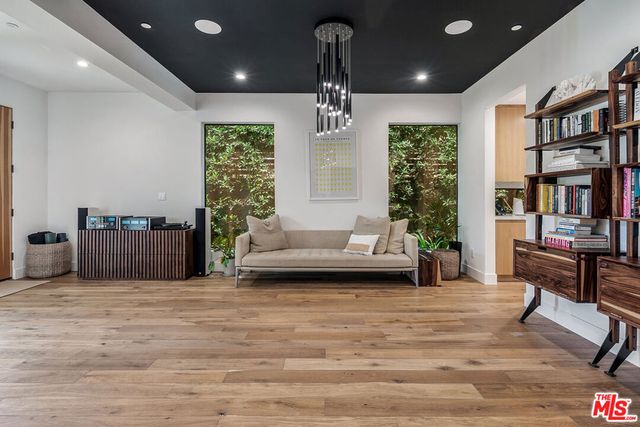 1037 Palms Boulevard, Venice, CA 90291