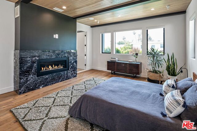 1037 Palms Boulevard, Venice, CA 90291